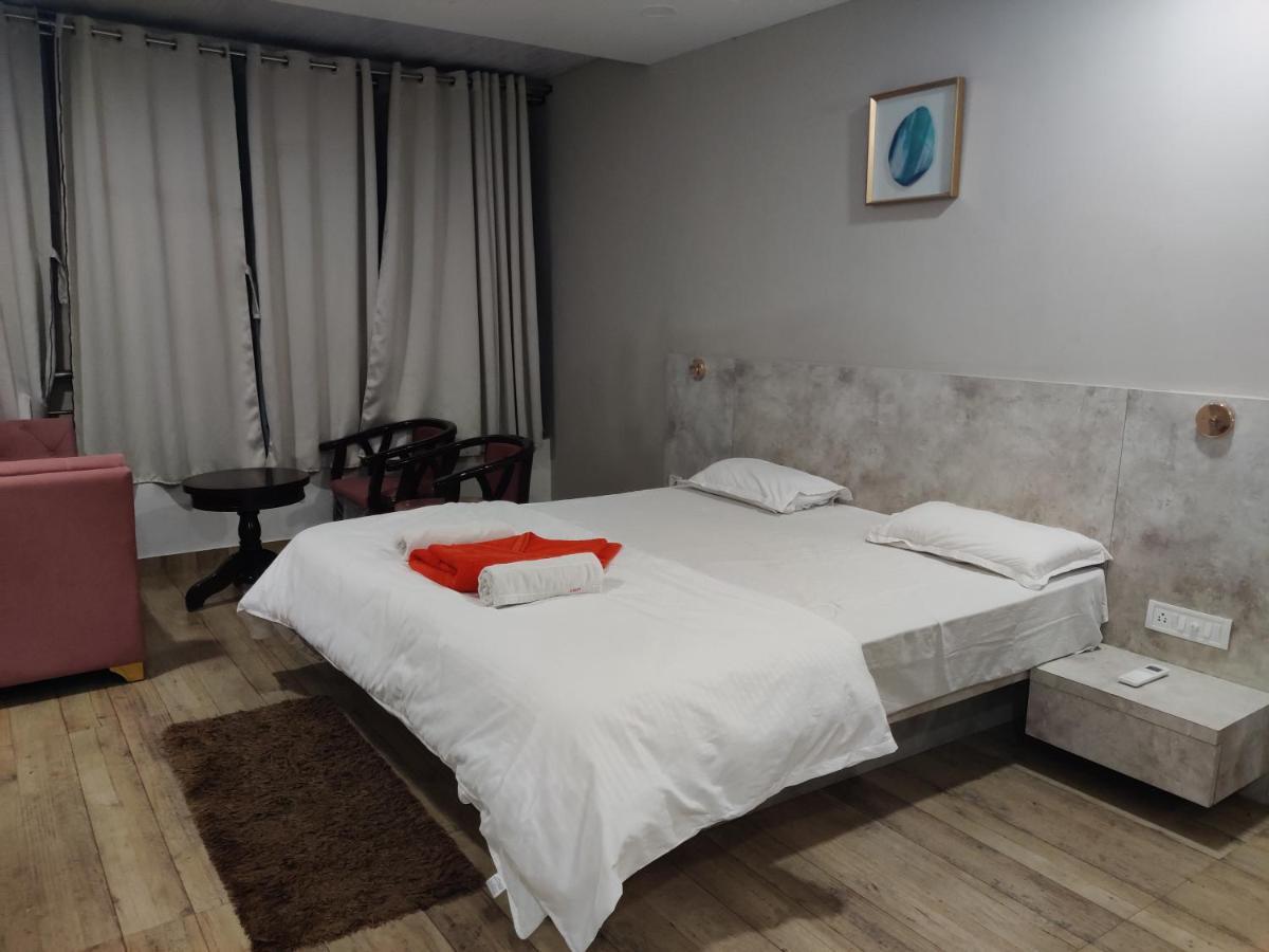 Hotel Trp Bliss Nizamabad エクステリア 写真